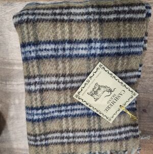 NWT CASHMERE BLEND SCARF